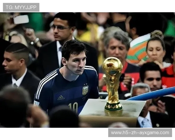 冠军典礼出现心碎瞬间，梅西好友难掩失落泪流满面